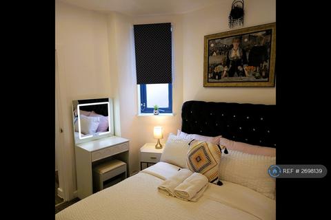 1 bedroom flat to rent, Shroffold Road, Bromley, BR1