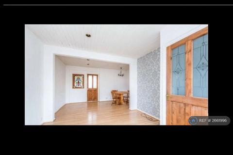 2 bedroom terraced house to rent, Boscombe Road, Worcester Park, KT4