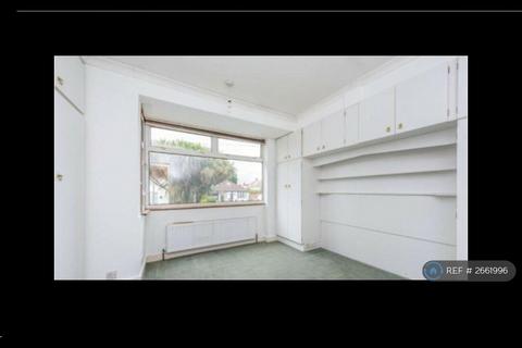 2 bedroom terraced house to rent, Boscombe Road, Worcester Park, KT4