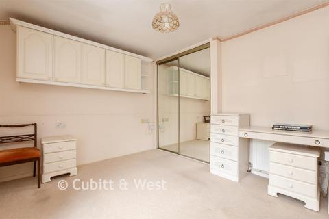 2 bedroom retirement property for sale, Haigh Crescent, Redhill, Surrey