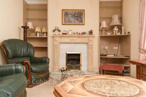 2 bedroom retirement property for sale, Haigh Crescent, Redhill, Surrey