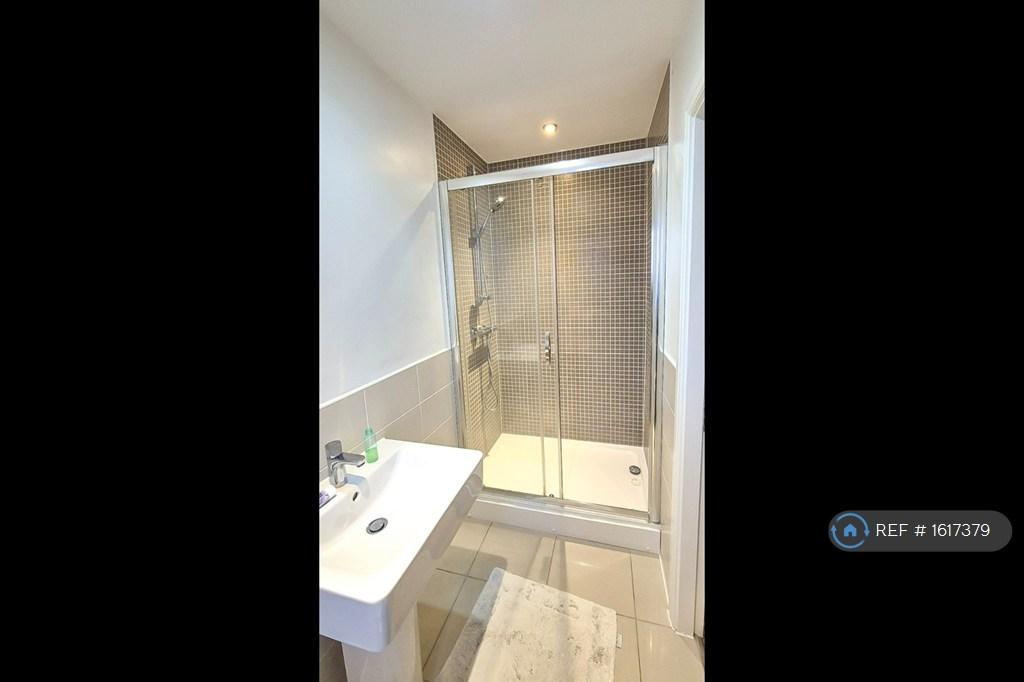 Ensuite -Master Bedroom