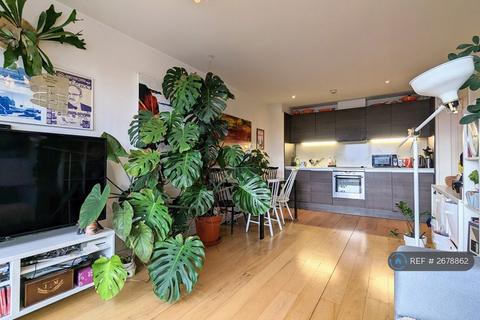 2 bedroom flat to rent, Crampton Street, London, SE17