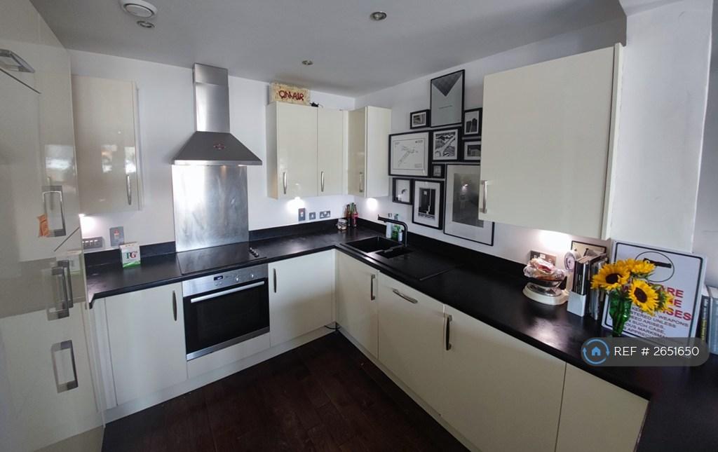 Open Plan Modern Kitchen