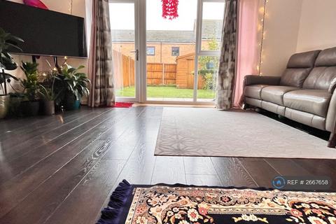 2 bedroom terraced house to rent, Fullerton Avenue, Chadwell Heath, Dagenham, RM8