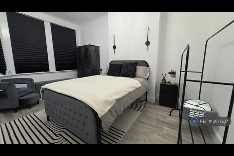 2 bedroom flat to rent, Keston Road, London, N17