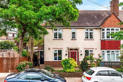 2 bedroom maisonette to rent, Fieldview, London, SW18