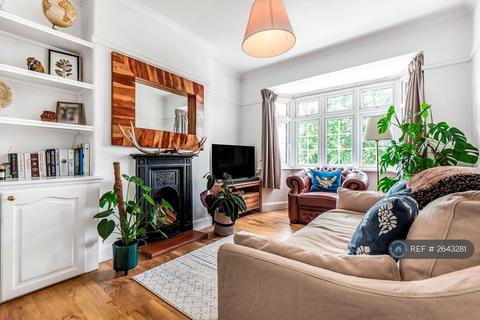 2 bedroom maisonette to rent, Fieldview, London, SW18