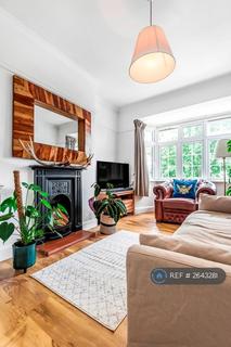 2 bedroom maisonette to rent, Fieldview, London, SW18
