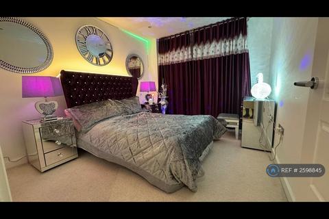 1 bedroom flat to rent, Hamme Building, London, E16