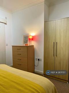 undefined, Drayton Gardens, West Drayton, UB7