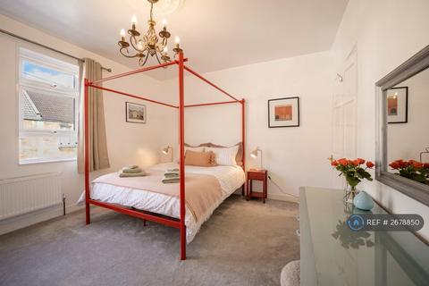 3 bedroom terraced house to rent, Lymore Gardens, Bath, BA2