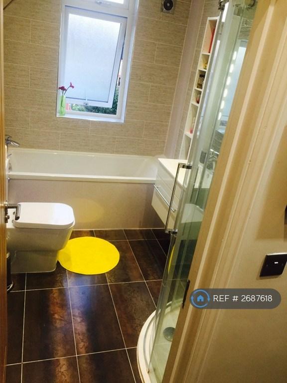 Bathromm2