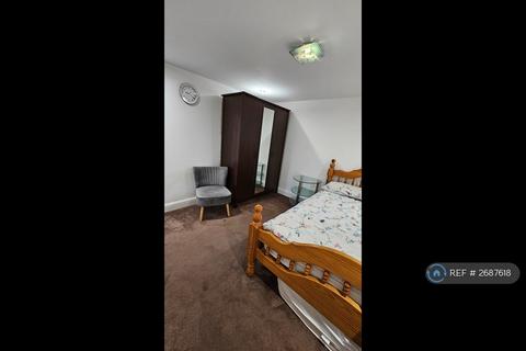 1 bedroom in a house share to rent, Vicarage Road, Walthamstow, E10