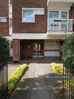 Studio to rent, Parsifal House, London, NW3