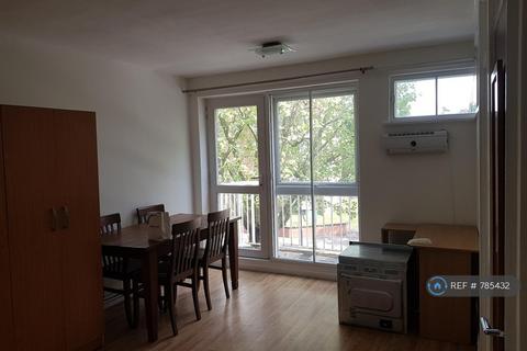 Studio to rent, Parsifal House, London, NW3