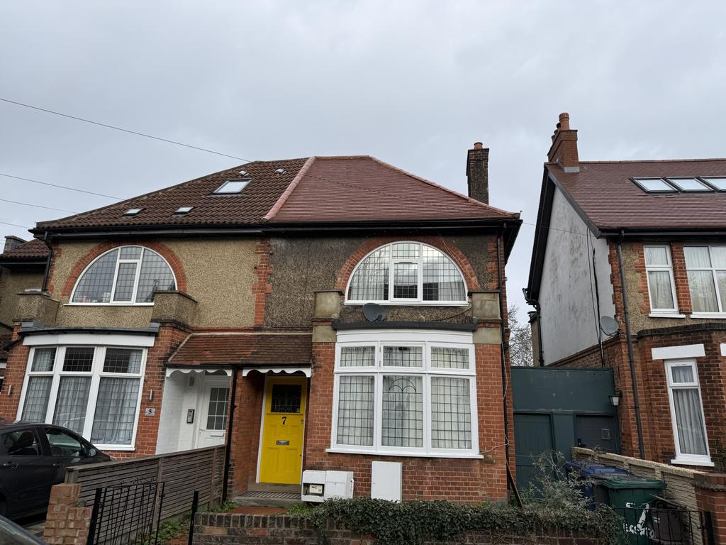 1 bed flat to rent Egerton Gardens, London NW4