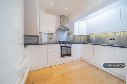 3 bedroom terraced house to rent, Ernest Gardens, London, W4