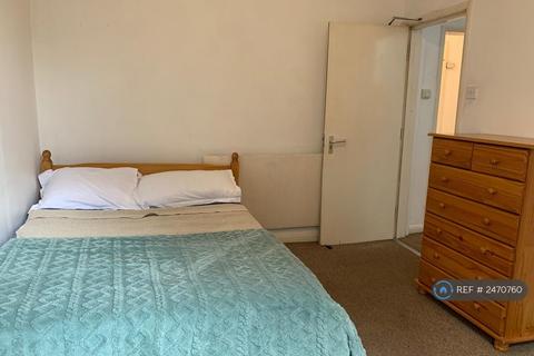 4 bedroom flat to rent, Malden Road, London, NW5