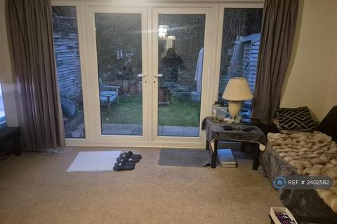 3 bedroom bungalow to rent, Shiplake Bottom, Peppard Common, Henley-On-Thames, RG9