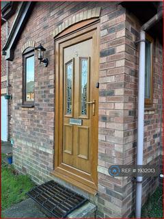 2 bedroom semi-detached house to rent, Nepshaw Lane, Morley, Leeds, LS27