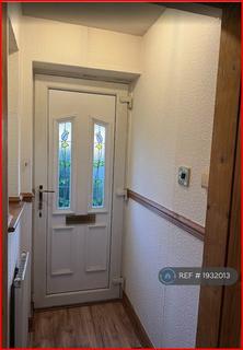 2 bedroom semi-detached house to rent, Nepshaw Lane, Morley, Leeds, LS27