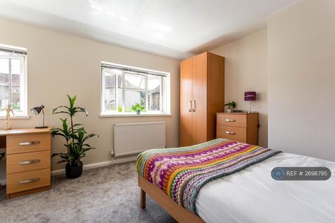 5 bedroom semi-detached house to rent, Southall Avenue, Brighton, BN2