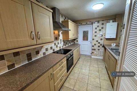 3 bedroom end of terrace house to rent, Brookside Avenue, Droylsden, Manchester, M43