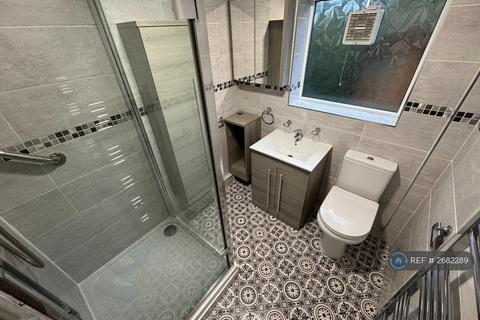 3 bedroom end of terrace house to rent, Brookside Avenue, Droylsden, Manchester, M43
