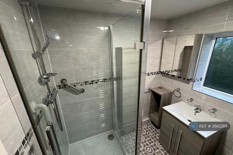 3 bedroom end of terrace house to rent, Brookside Avenue, Droylsden, Manchester, M43