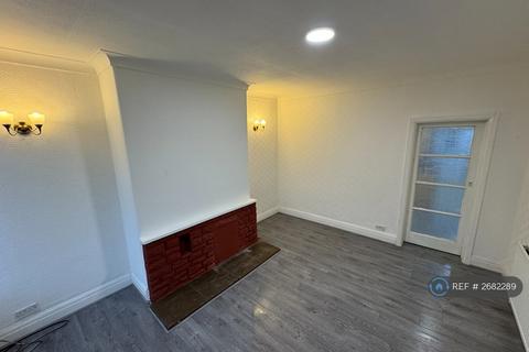 3 bedroom end of terrace house to rent, Brookside Avenue, Droylsden, Manchester, M43