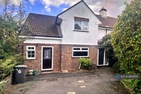 5 bedroom semi-detached house to rent, Spring Rise, Egham, TW20