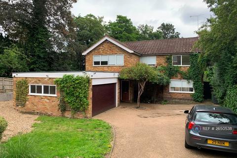4 bedroom detached house to rent, Newlands Avenue, Radlett, WD7
