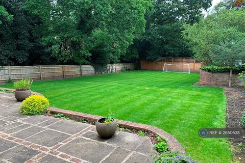 4 bedroom detached house to rent, Newlands Avenue, Radlett, WD7