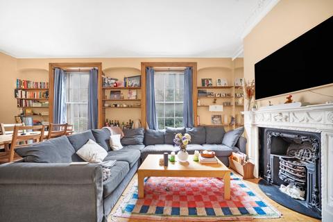 3 bedroom maisonette to rent, Tollington Road, Islington, London