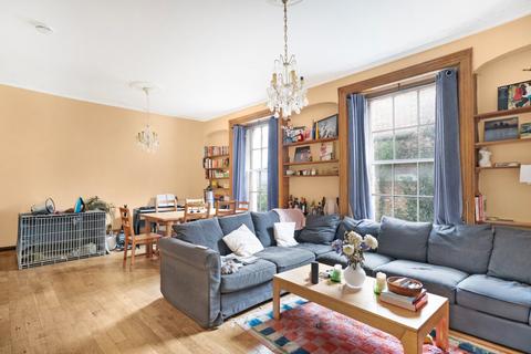 3 bedroom maisonette to rent, Tollington Road, Islington, London