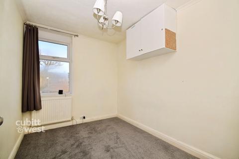 3 bedroom terraced house to rent, Barmouth Road, Croydon CR0