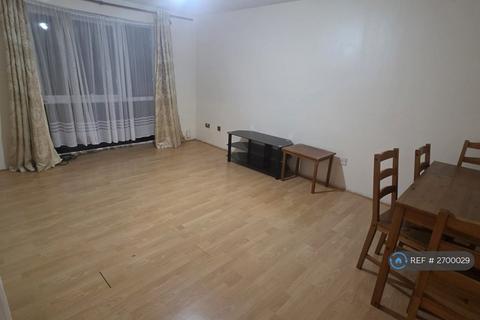 2 bedroom flat to rent, Dellow Close, Ilford, IG2