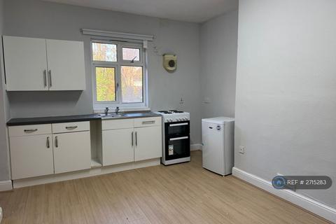 1 bedroom in a house share to rent, Rickmansworth Road, Watford, WD18
