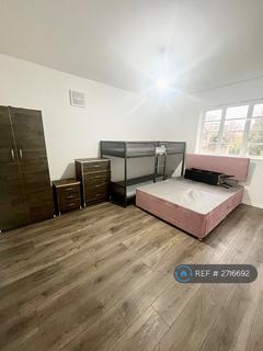 3 bedroom flat to rent, Grove Lane, London, SE5