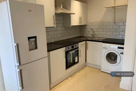 2 bedroom flat to rent, Adelaide Avenue, Brockley, SE4