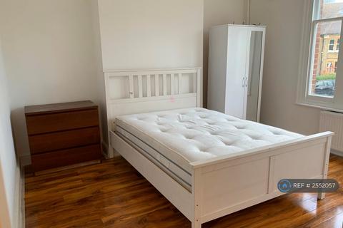 2 bedroom flat to rent, Adelaide Avenue, Brockley, SE4