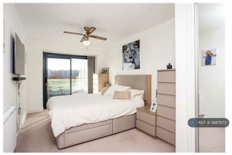 undefined, Kingman Way, Newbury, RG14