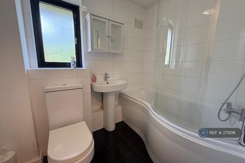 Studio to rent, Brassey Road, London, NW6