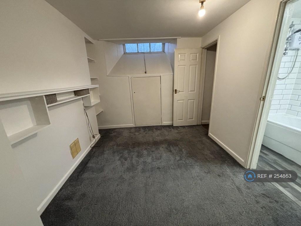 Bedroom 1st Pic