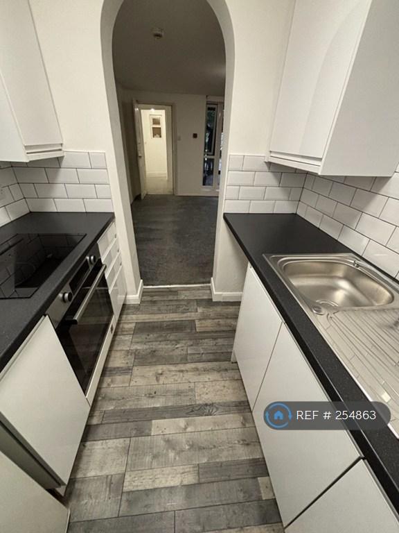 Kitchen Pic 1