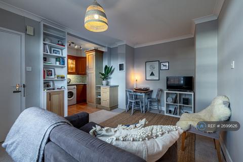 undefined, Hannibal Road, London, E1