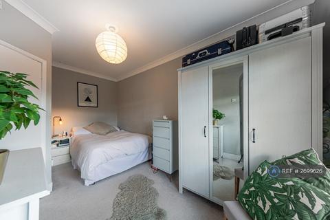 undefined, Hannibal Road, London, E1