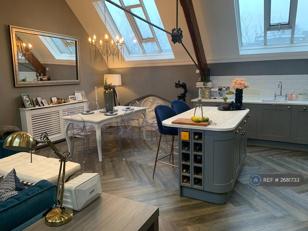 Open Plan Living Room/Kitchen
