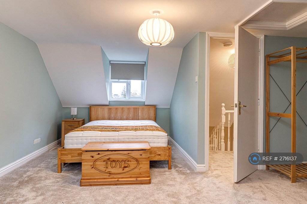 Principal Bedroom
